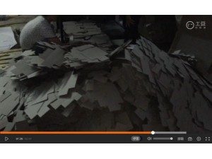 建龍，自動無塵開槽機，客戶工廠高速開槽灰板，工人收不過來了
